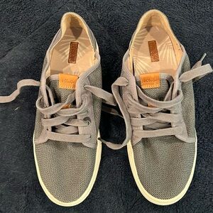 OluKai Pehuea Li women sneakers size 10W